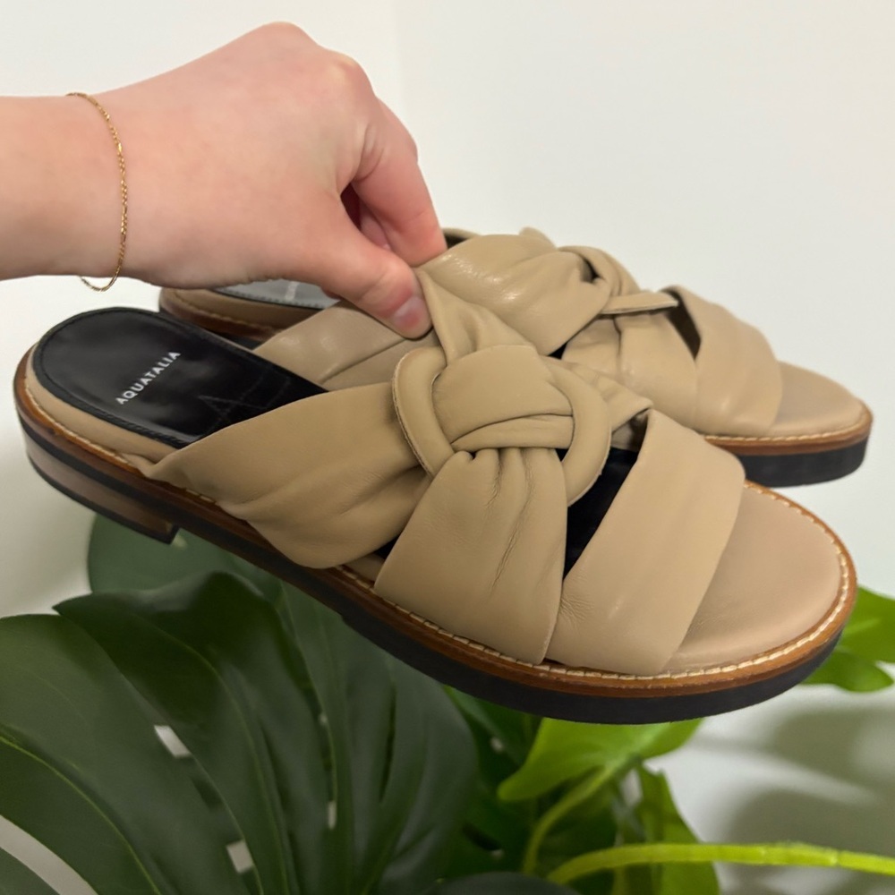 Aquatalia Harley Women Leather slip on Tan / Taupe Sandals Size 5.5